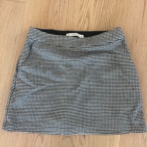 Abercrombie black and white short skort size Small